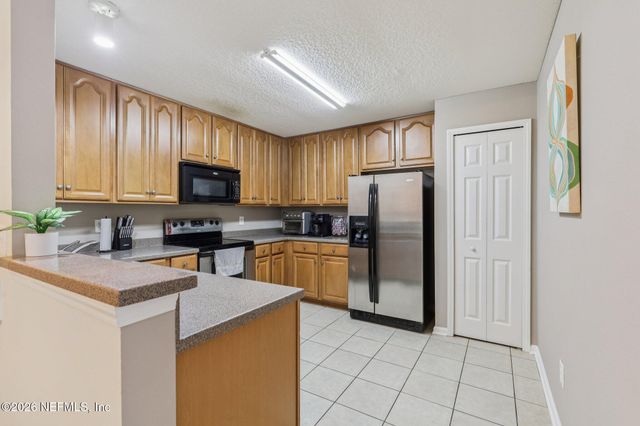4240 MIGRATION Drive 6, Jacksonville, FL 32257