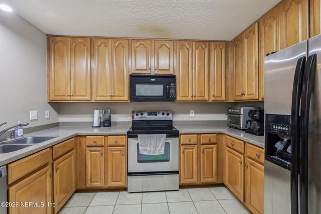 4240 MIGRATION Drive 6, Jacksonville, FL 32257