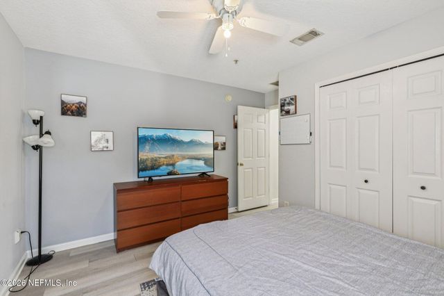 4240 MIGRATION Drive 6, Jacksonville, FL 32257