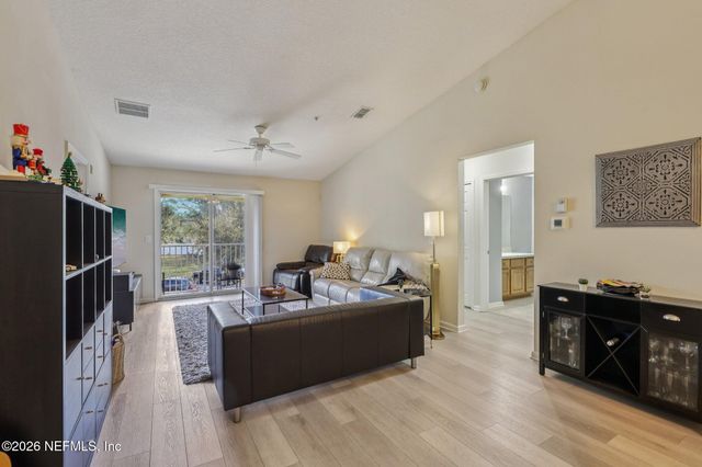 4240 MIGRATION Drive 6, Jacksonville, FL 32257