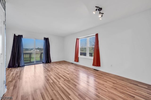 233 Spruce Ct, Raritan Twp., NJ 08822