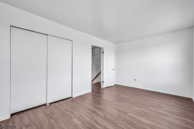 233 Spruce Ct, Raritan Twp., NJ 08822