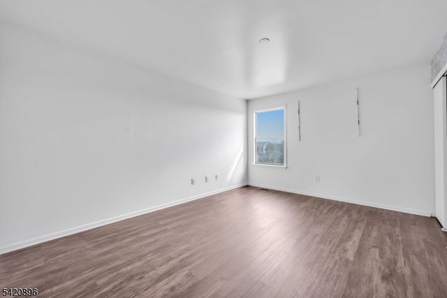 233 Spruce Ct, Raritan Twp., NJ 08822