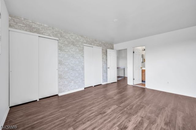 233 Spruce Ct, Raritan Twp., NJ 08822