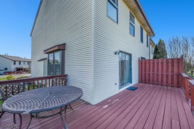 233 Spruce Ct, Raritan Twp., NJ 08822