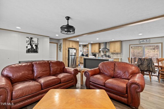 612 Grassy Valley Road, Whitesburg, TN 37891