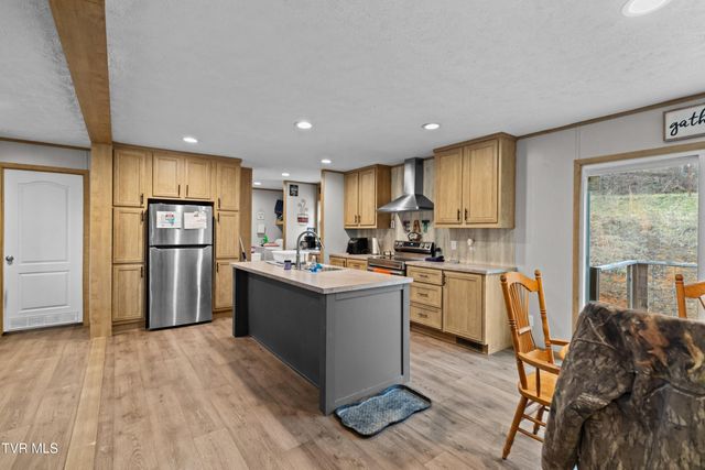 612 Grassy Valley Road, Whitesburg, TN 37891