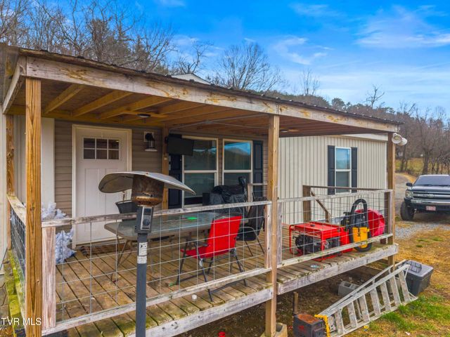 612 Grassy Valley Road, Whitesburg, TN 37891