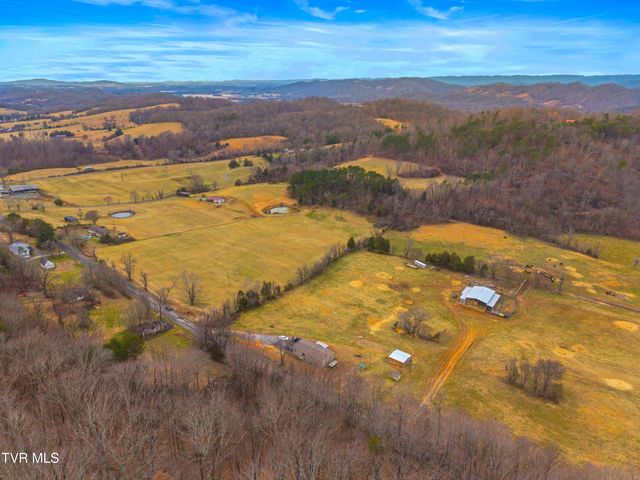 612 Grassy Valley Road, Whitesburg, TN 37891