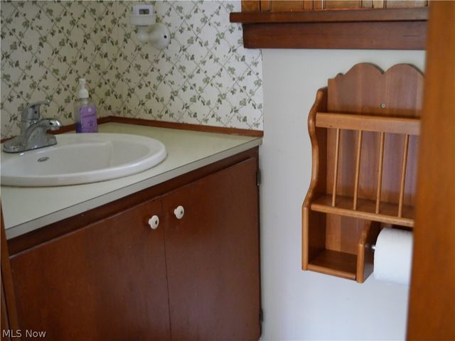 37460 Giles Road, Grafton, OH 44044