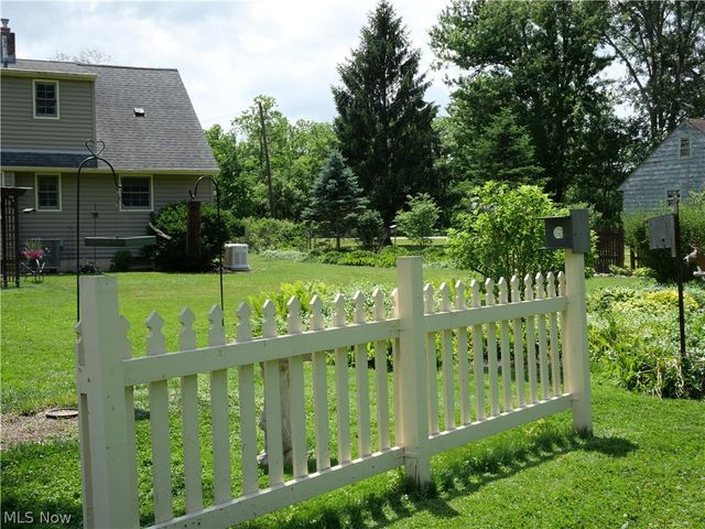 37460 Giles Road, Grafton, OH 44044