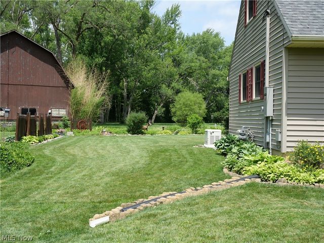 37460 Giles Road, Grafton, OH 44044