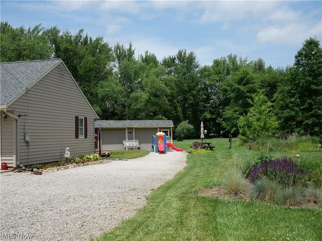 37460 Giles Road, Grafton, OH 44044