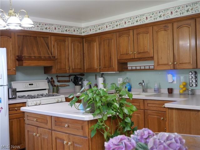 37460 Giles Road, Grafton, OH 44044