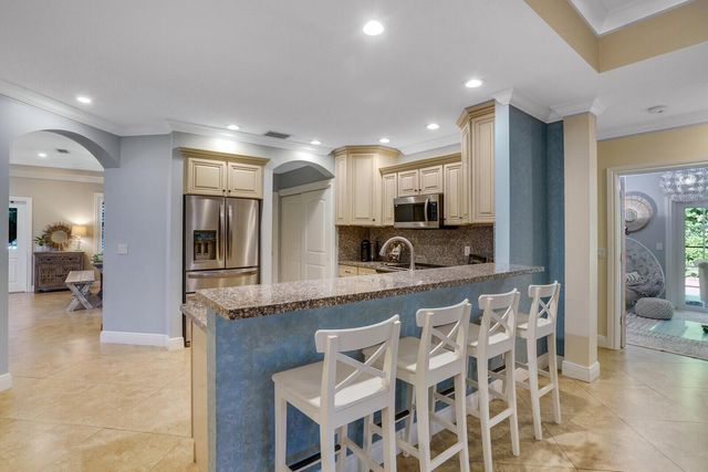 715 SW 25th Place, Boynton Beach, FL 33435