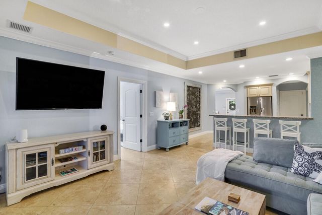 715 SW 25th Place, Boynton Beach, FL 33435
