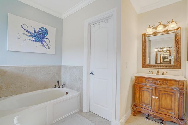 715 SW 25th Place, Boynton Beach, FL 33435