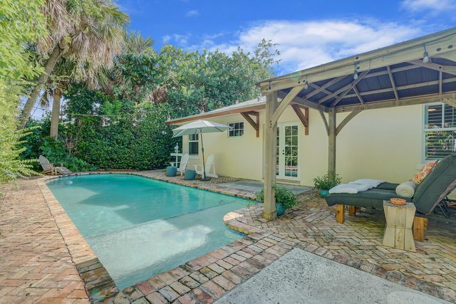 715 SW 25th Place, Boynton Beach, FL 33435