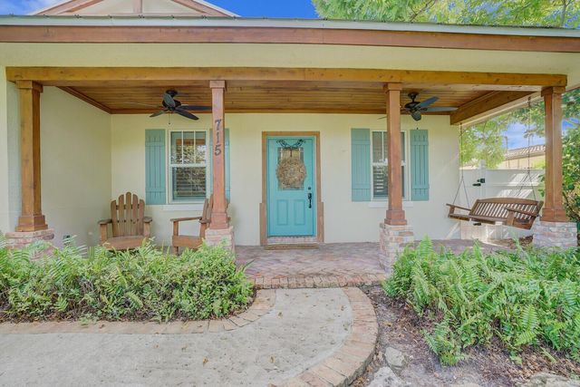 715 SW 25th Place, Boynton Beach, FL 33435