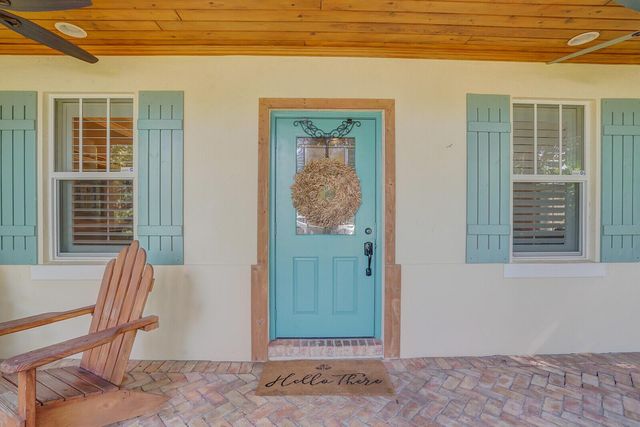 715 SW 25th Place, Boynton Beach, FL 33435