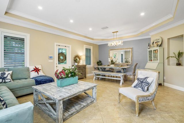 715 SW 25th Place, Boynton Beach, FL 33435