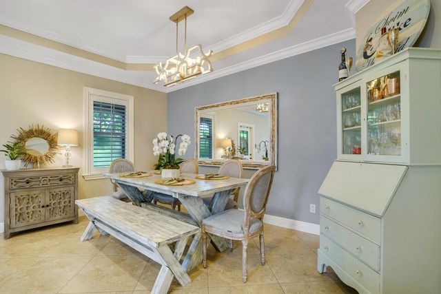 715 SW 25th Place, Boynton Beach, FL 33435