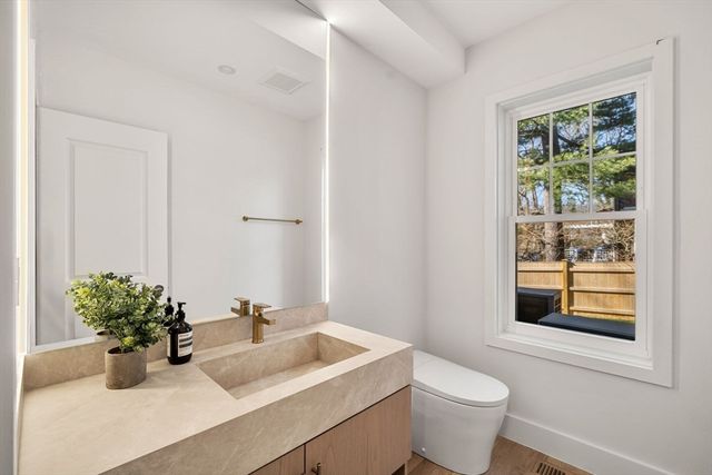 873 Chestnut Street, Newton, MA 02468