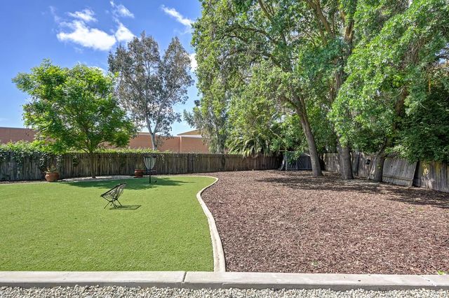 2625 Blacker Rd, West Sacramento, CA 95691