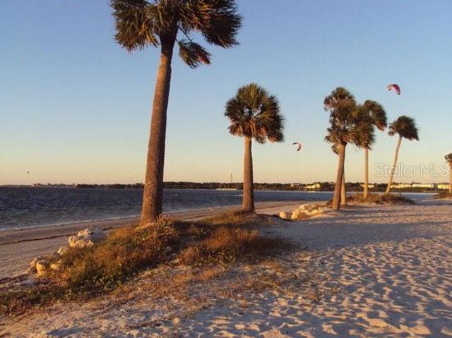 656 WINDRUSH BAY DRIVE 656, Tarpon Springs, FL 34689