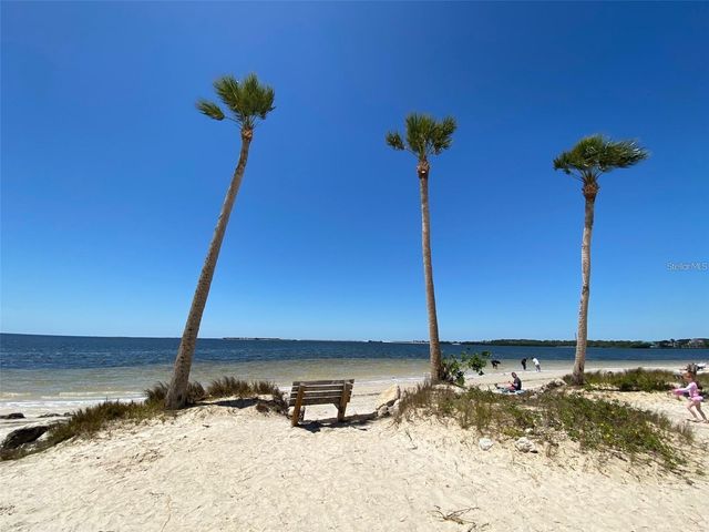 656 WINDRUSH BAY DRIVE 656, Tarpon Springs, FL 34689