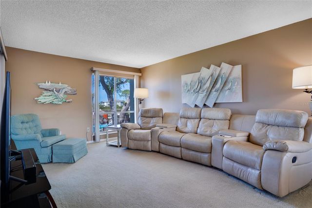 656 WINDRUSH BAY DRIVE 656, Tarpon Springs, FL 34689