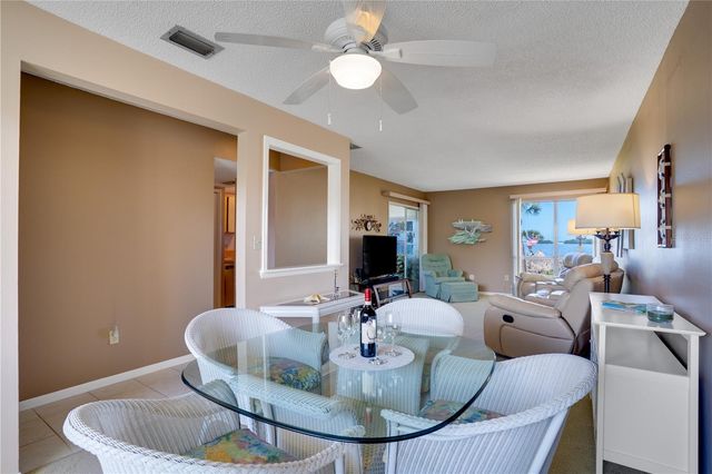 656 WINDRUSH BAY DRIVE 656, Tarpon Springs, FL 34689