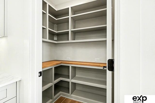 19009 Hackberry Drive, Gretna, NE 68028