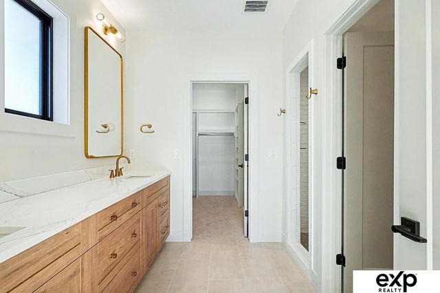 19009 Hackberry Drive, Gretna, NE 68028