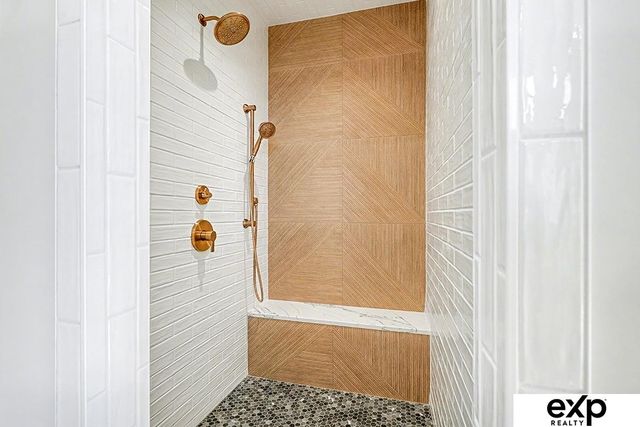 19009 Hackberry Drive, Gretna, NE 68028