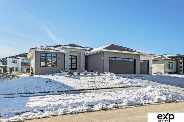 19009 Hackberry Drive, Gretna, NE 68028
