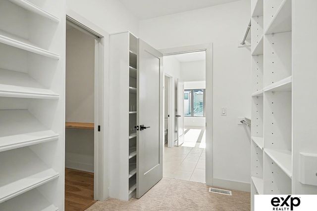 19009 Hackberry Drive, Gretna, NE 68028