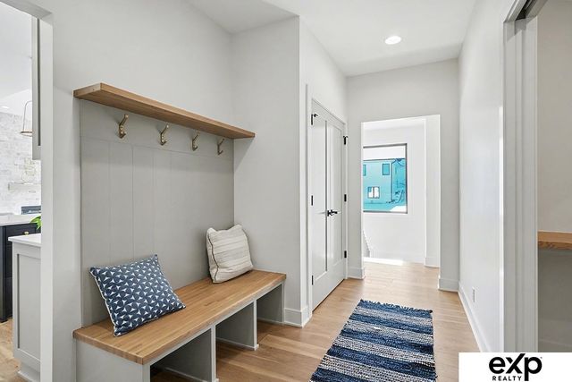 19009 Hackberry Drive, Gretna, NE 68028