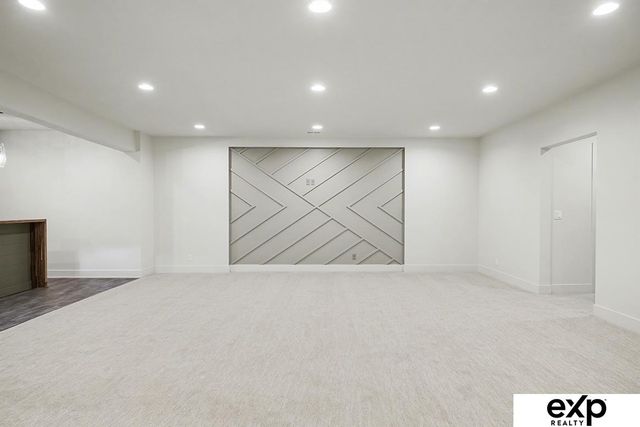 19009 Hackberry Drive, Gretna, NE 68028