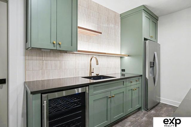 19009 Hackberry Drive, Gretna, NE 68028