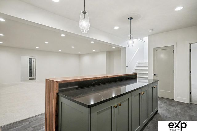 19009 Hackberry Drive, Gretna, NE 68028