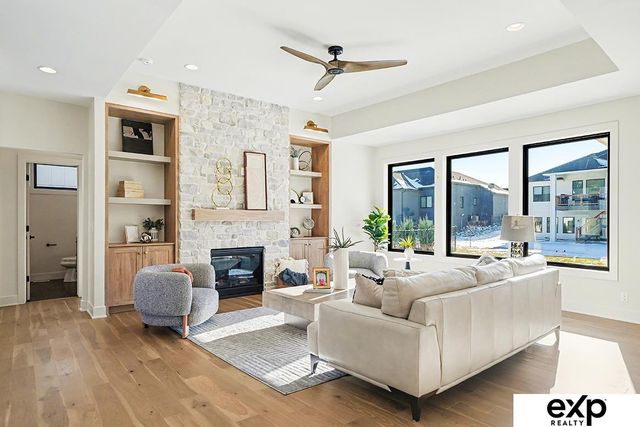 19009 Hackberry Drive, Gretna, NE 68028