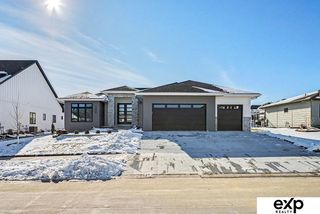19009 Hackberry Drive, Gretna, NE 68028