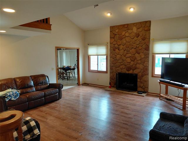 15507 White Oak, Fraser, MI 48026