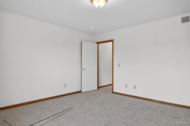 15507 White Oak, Fraser, MI 48026