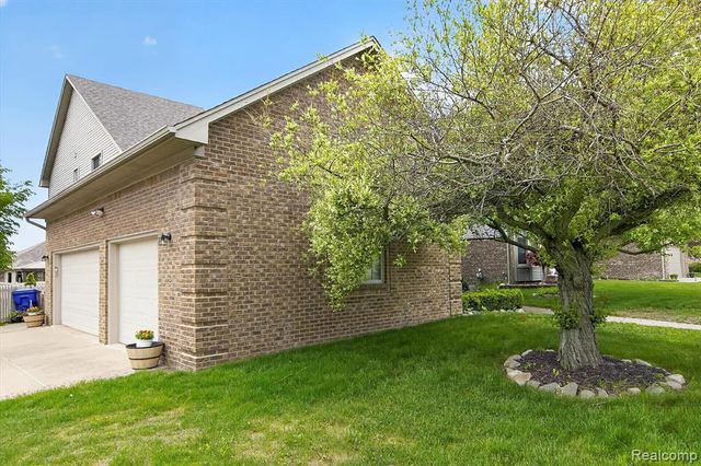 15507 White Oak, Fraser, MI 48026