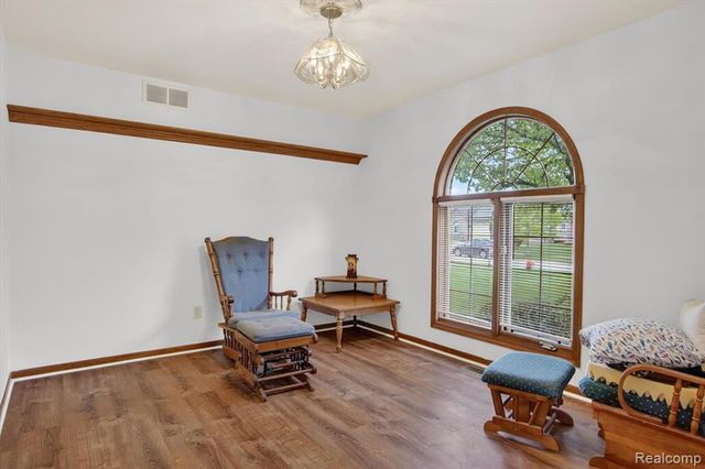 15507 White Oak, Fraser, MI 48026