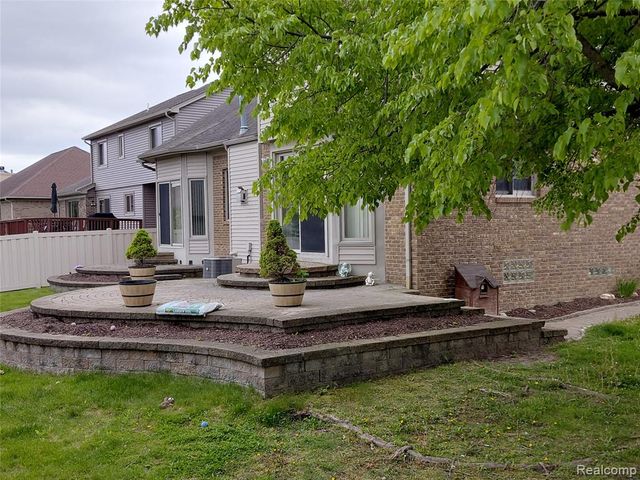 15507 White Oak, Fraser, MI 48026