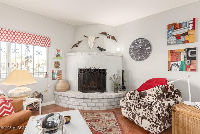 801 W Bella Vista Drive, Green Valley, AZ 85614