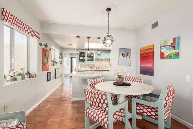 801 W Bella Vista Drive, Green Valley, AZ 85614